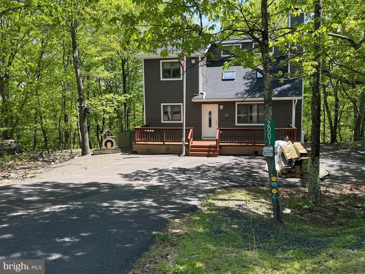 2001 Scarborough Way - Photo 1