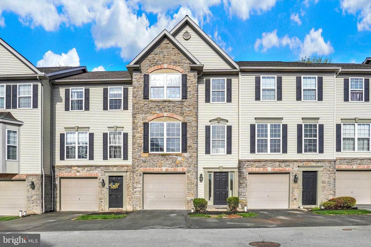 2764 Hunters Crest Drive - Photo 1