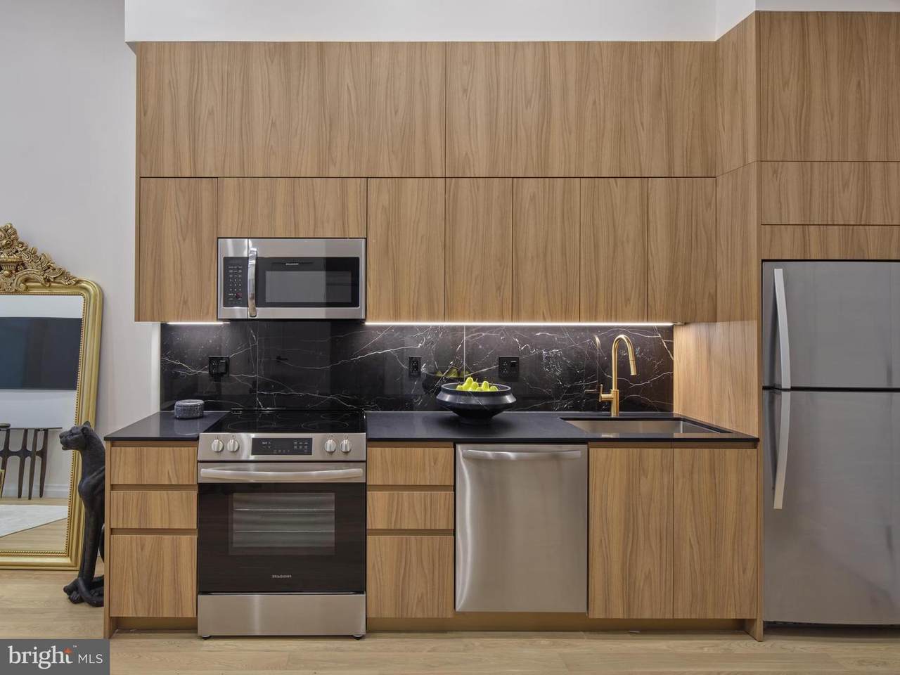 1001 Broad Street - Photo 1