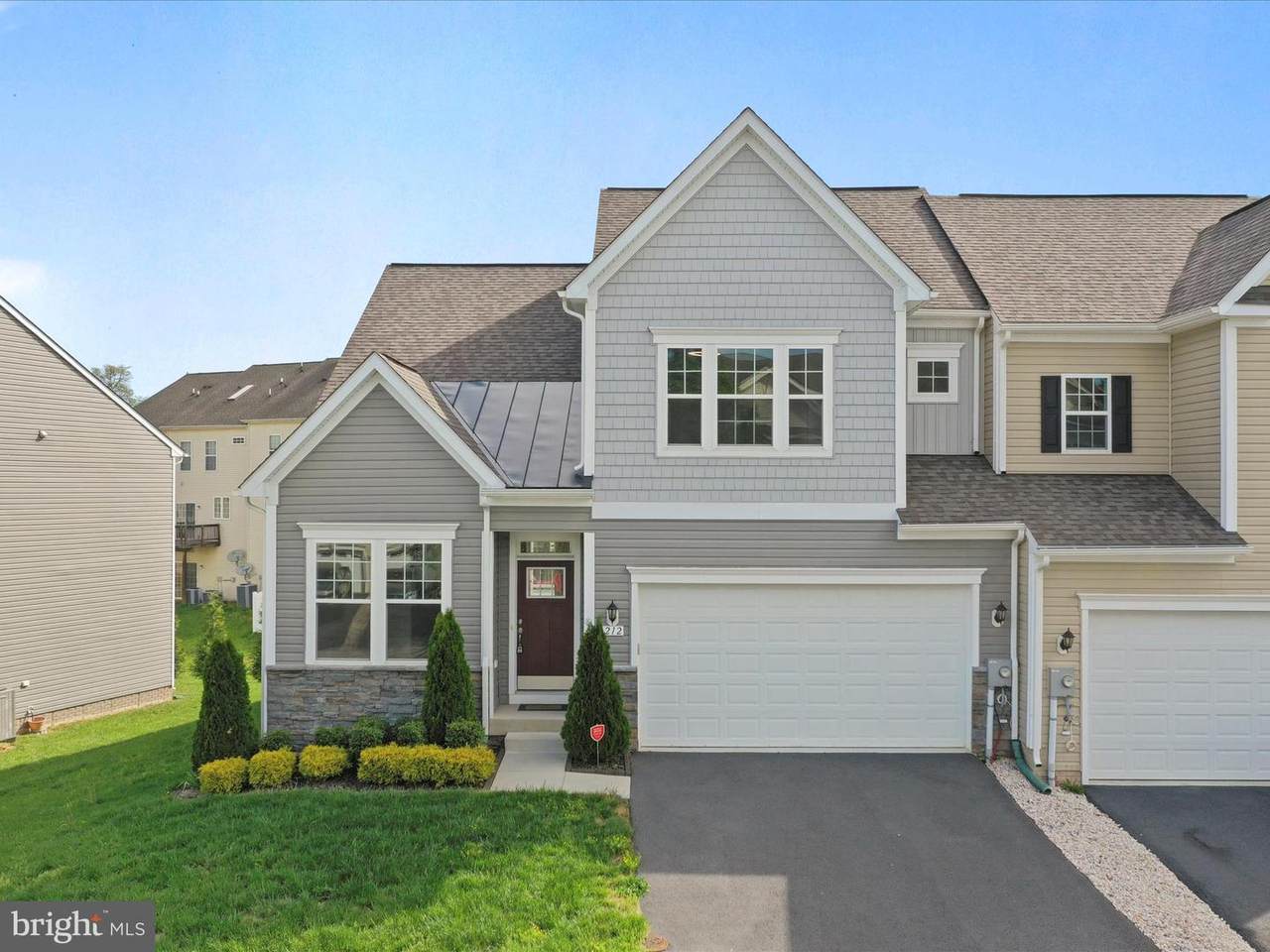 212 Darden Ct W - Photo 1