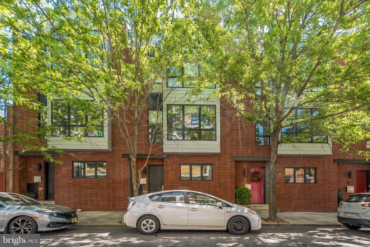 821 4TH Street - Photo 1