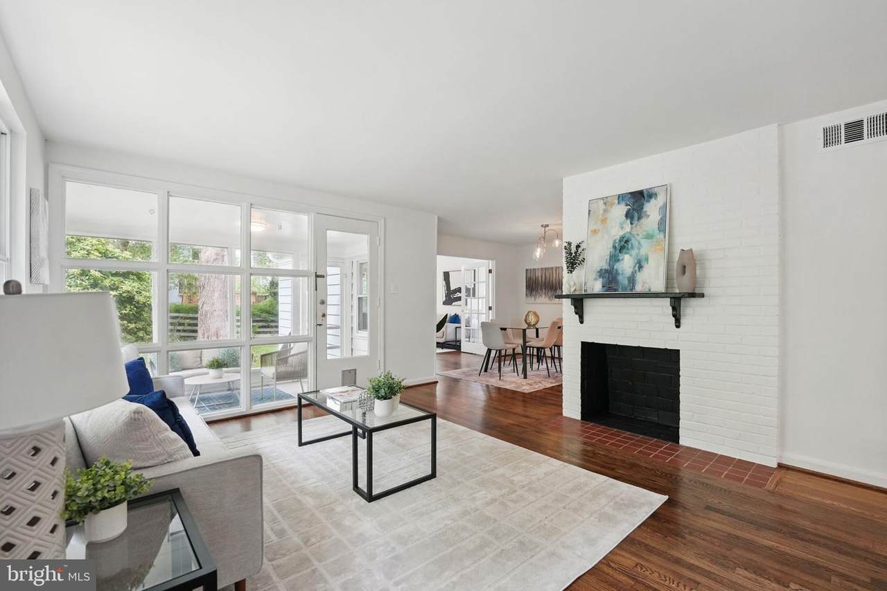 618 Laura Drive - Photo 1