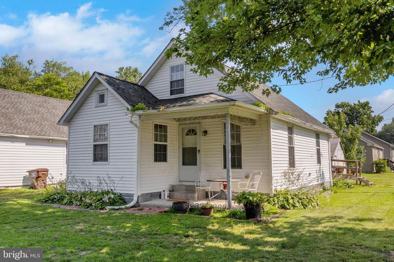 701 Goldsborough Avenue - Photo 1