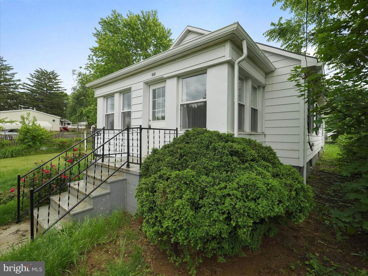 108 12TH Avenue - Photo 1