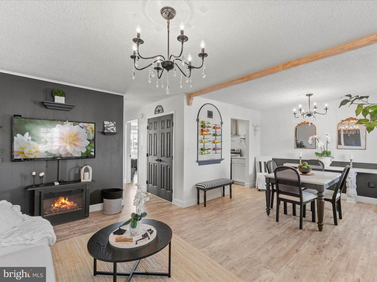 417 Robin Drive - Photo 1