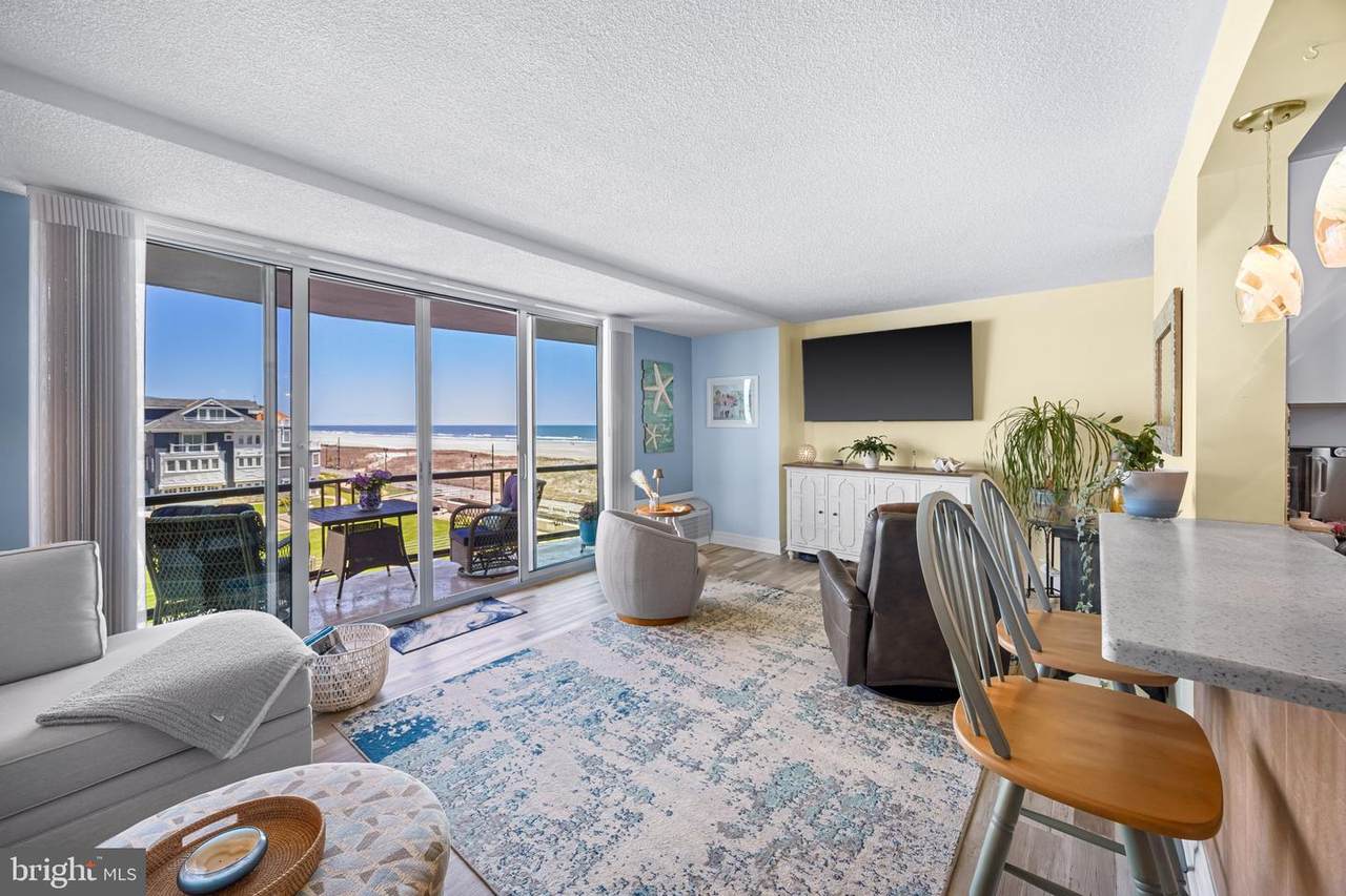 4800 Boardwalk - Photo 1
