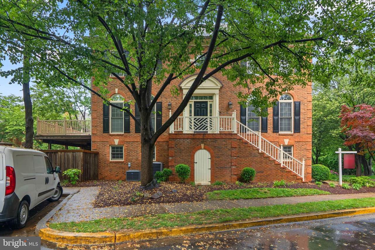9900 Foxborough Circle - Photo 1