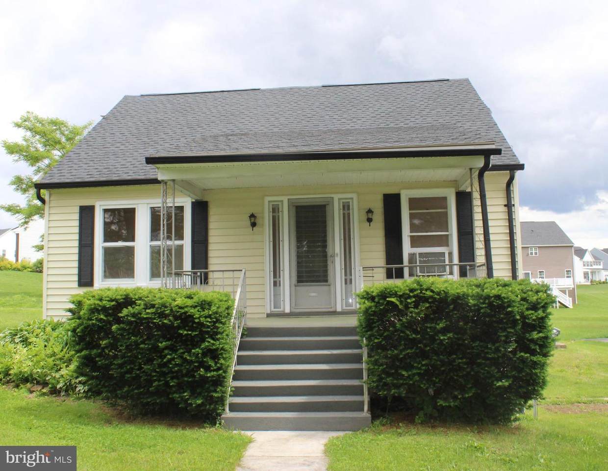 204 Railroad Avenue - Photo 1