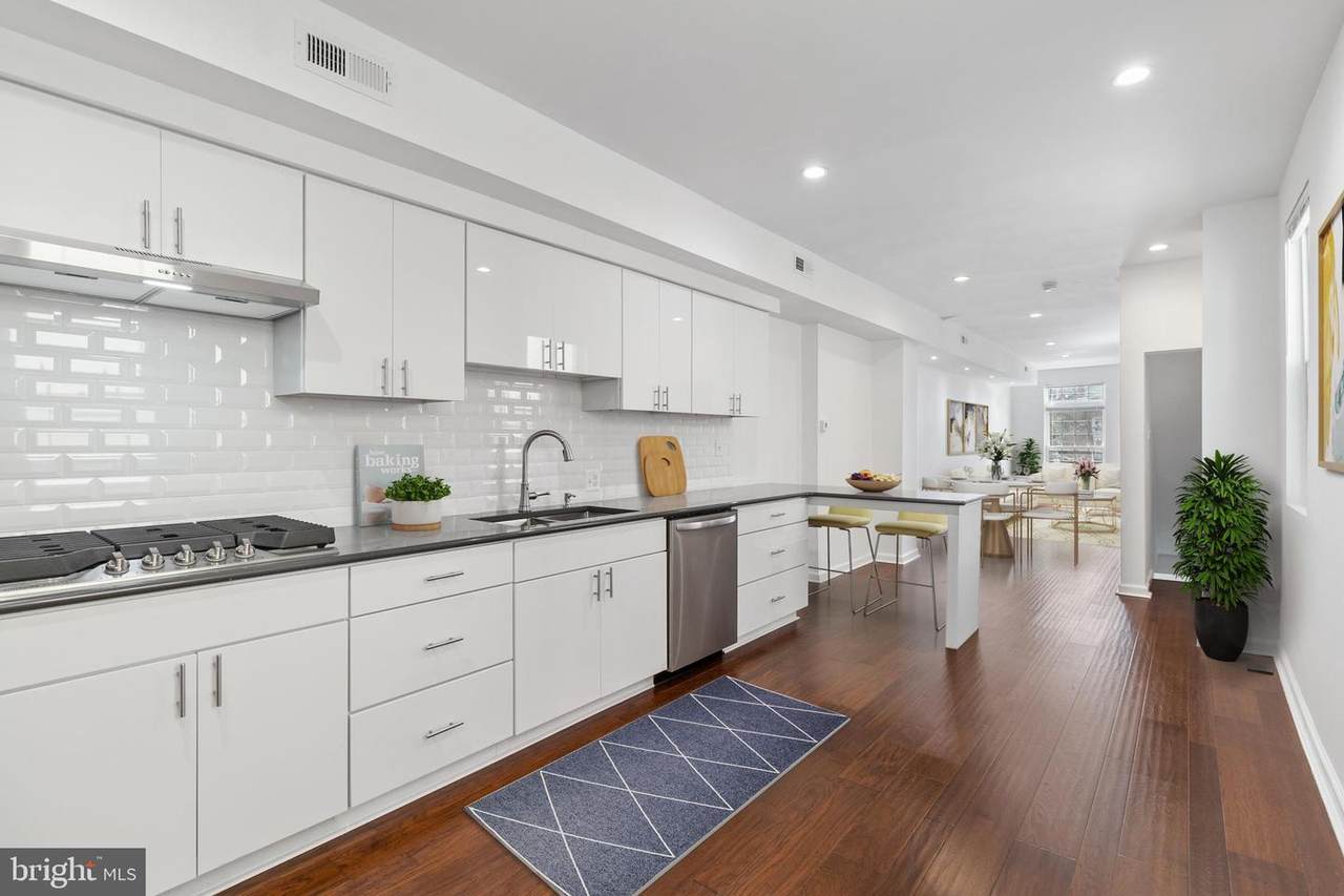 2514 Ashland Avenue - Photo 1