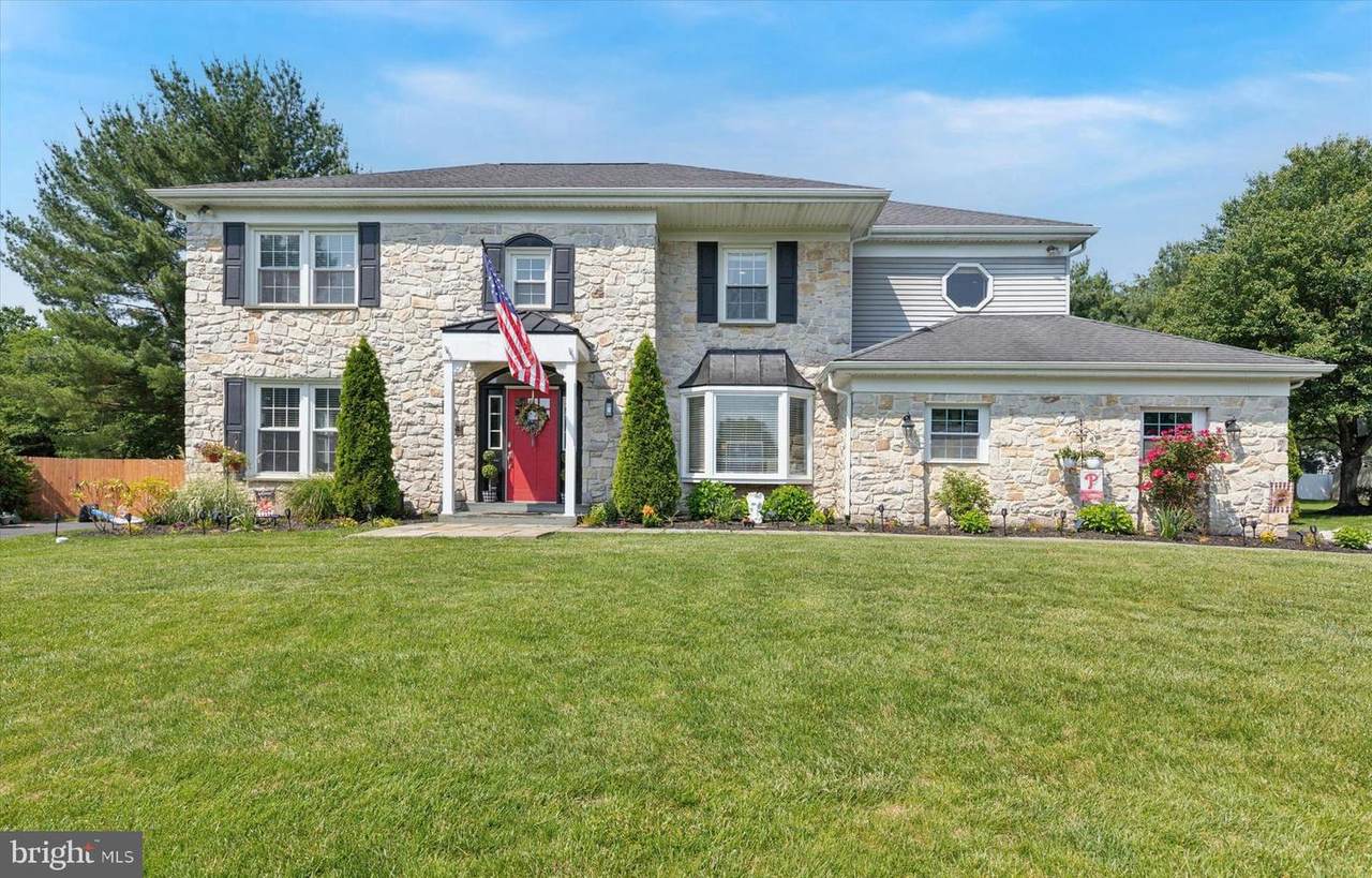 1004 Winding River Lane - Photo 1