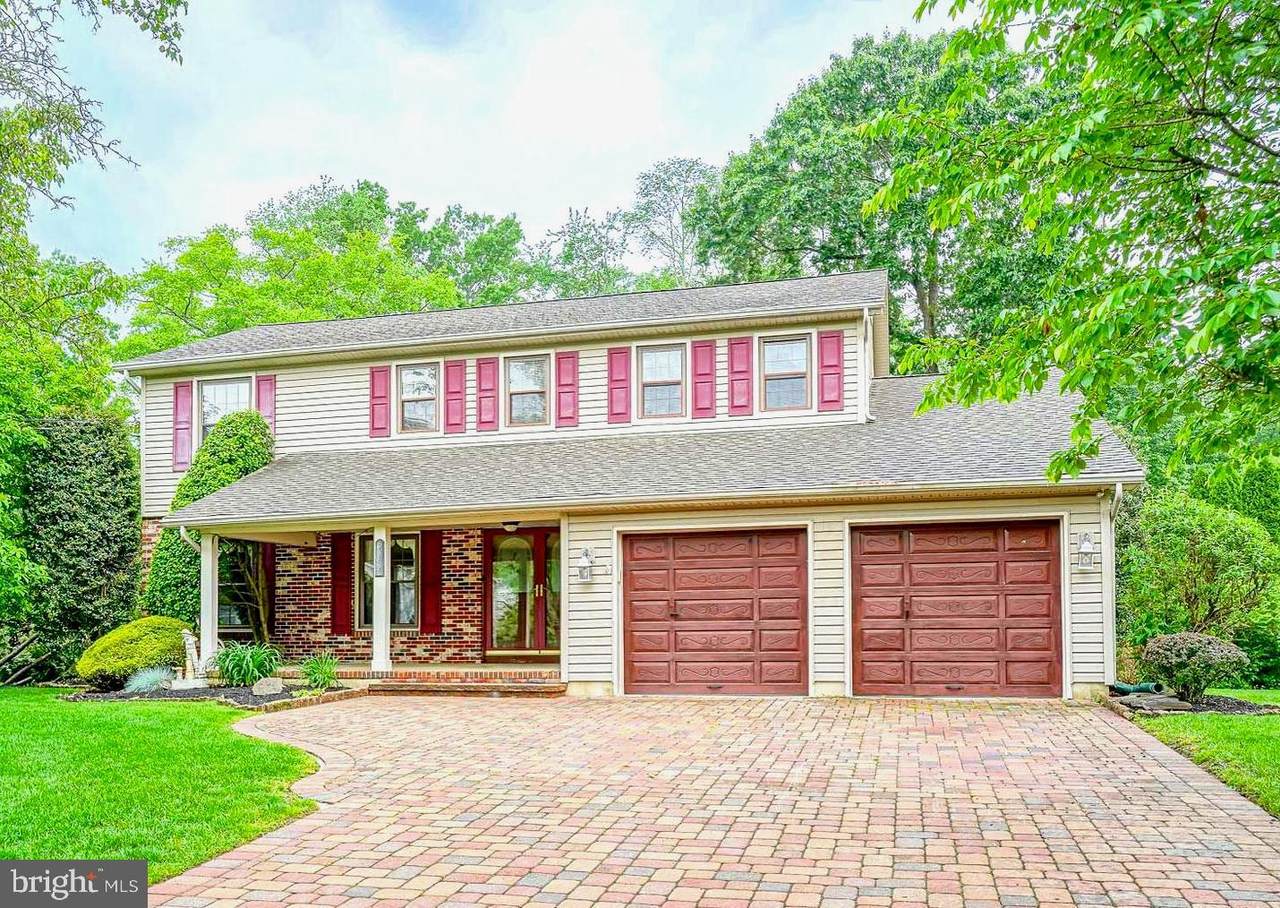 612 Howard Avenue - Photo 1