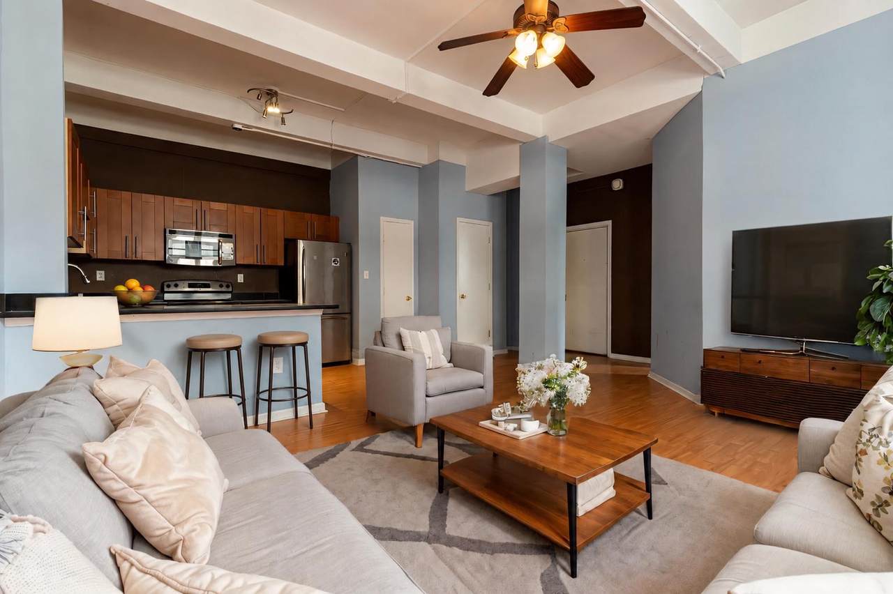 1324 Locust Street - Photo 1