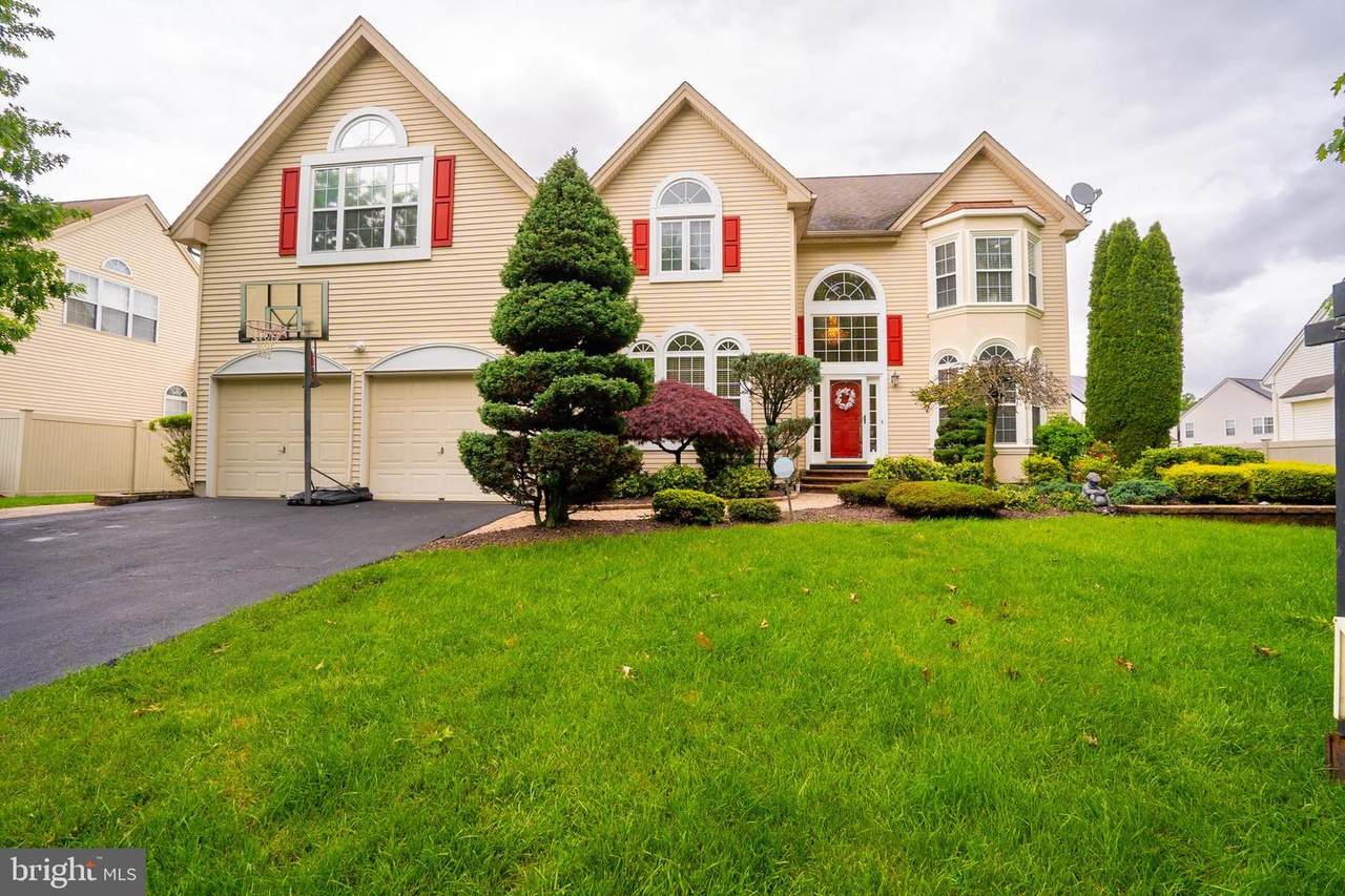 4 Bernadette Circle - Photo 1