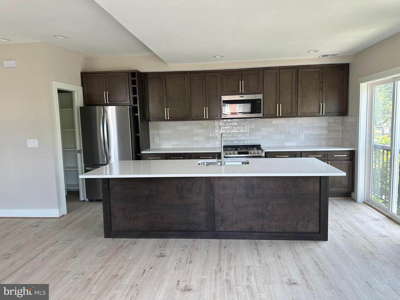 234 15TH Street - Photo 1