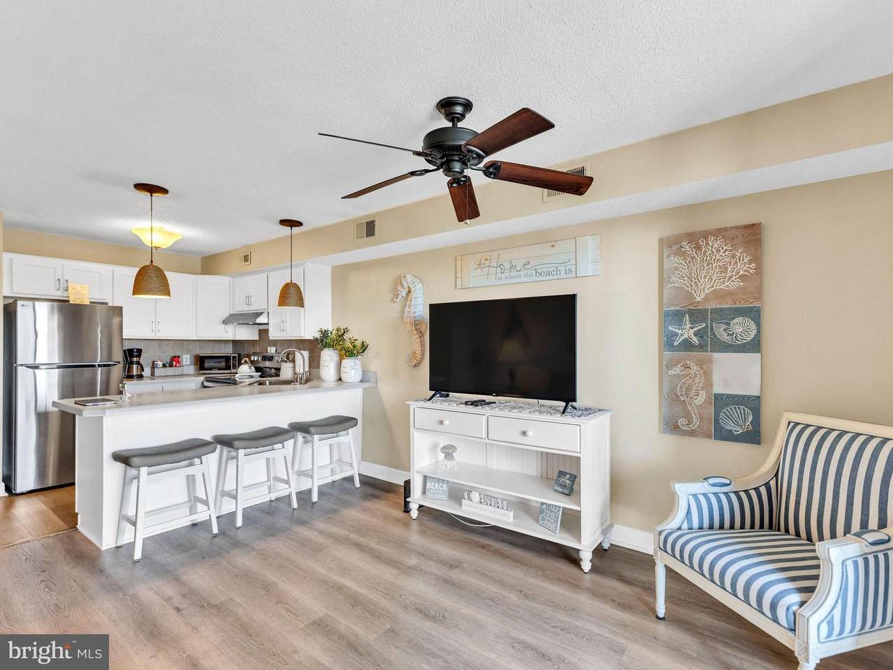 204 33RD Street - Photo 1