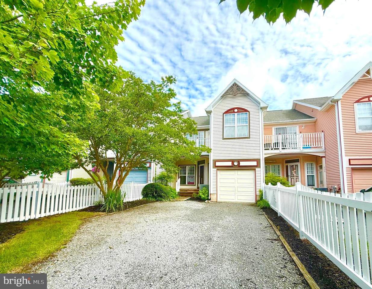 932 Yacht Club Drive - Photo 1