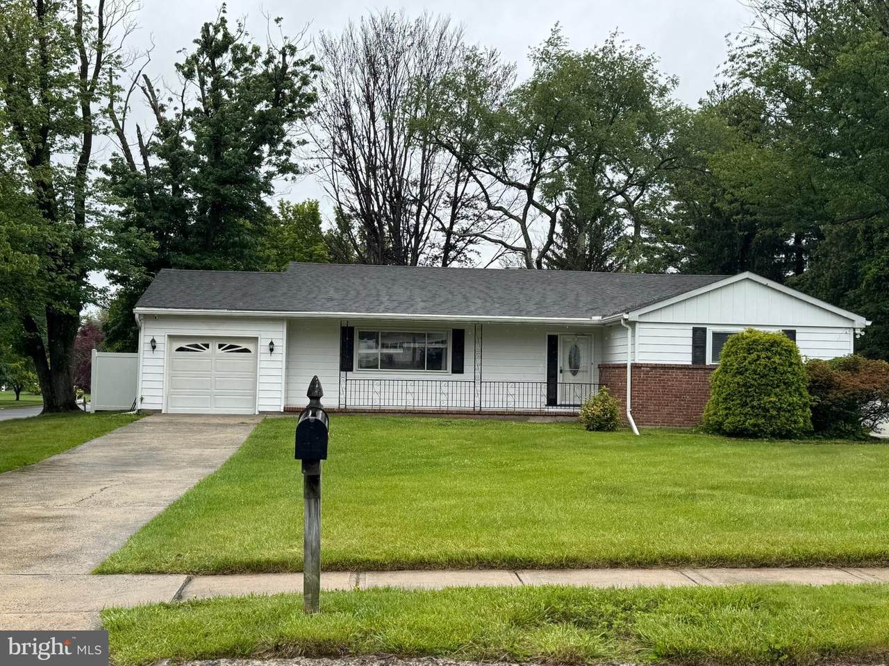 35 Bayberry Road - Photo 1