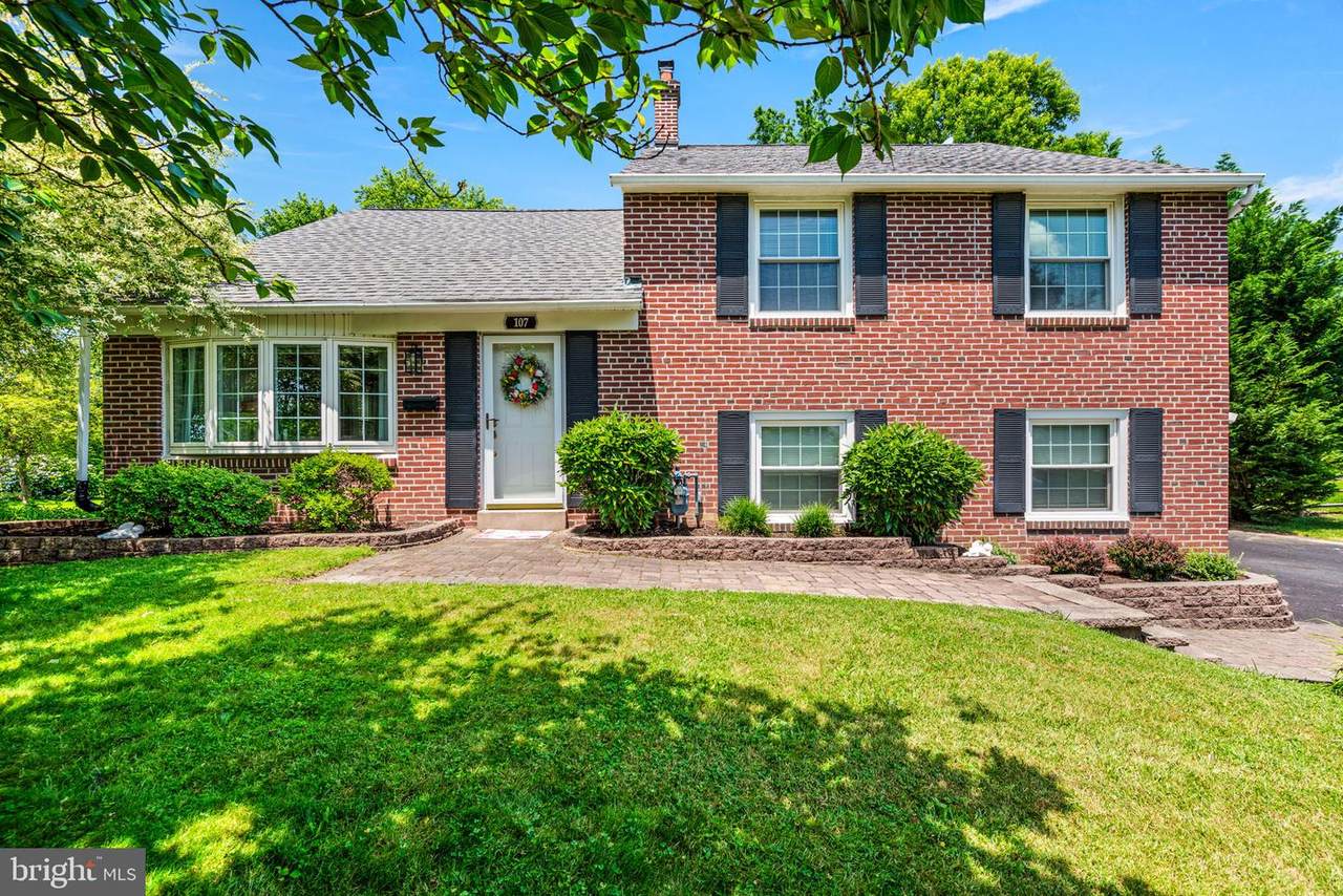 107 Lombardy Drive - Photo 1