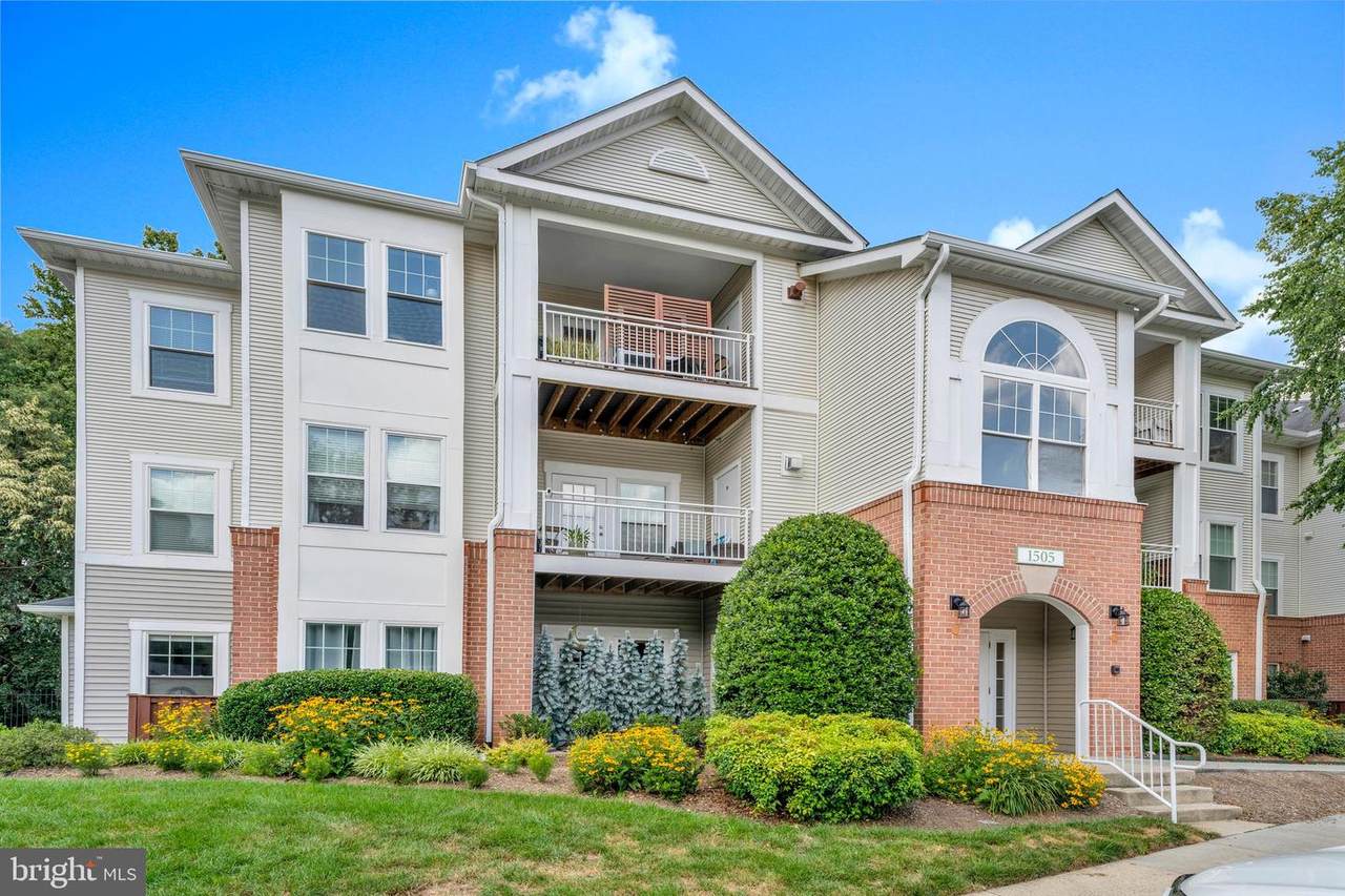 1505 Point Drive - Photo 1