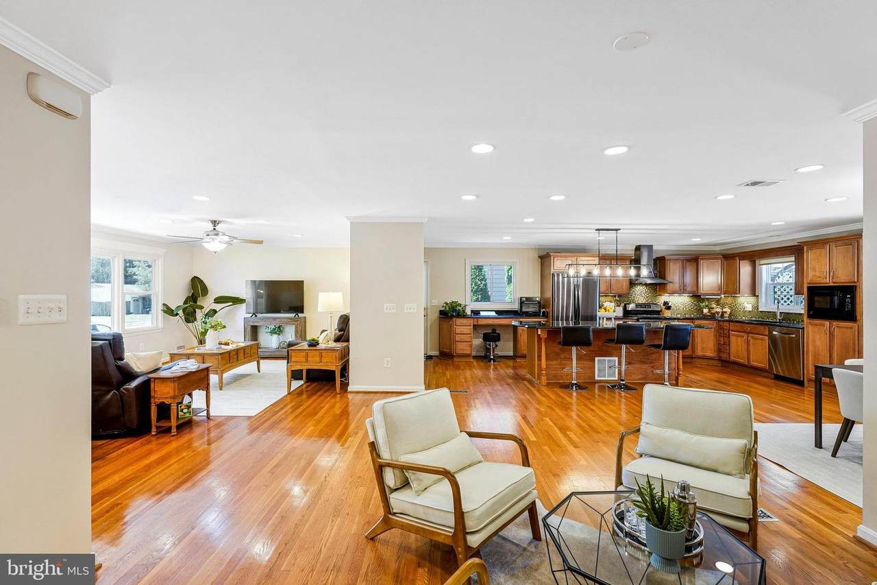 106 Yeonas Drive - Photo 1