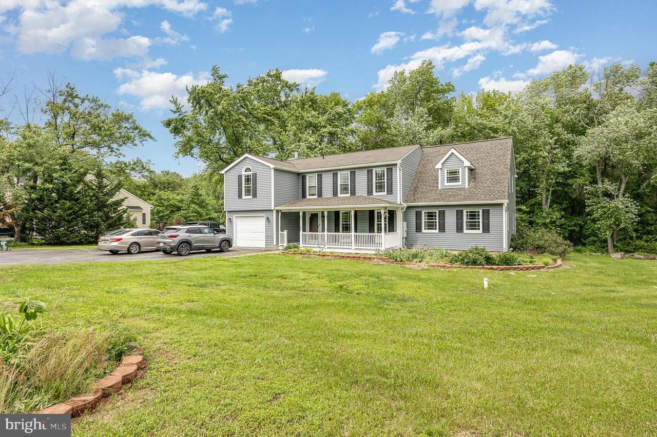 572 Baltimore Street - Photo 1