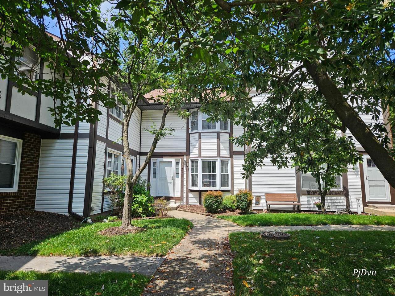284 Oakwood Village Court - Photo 1