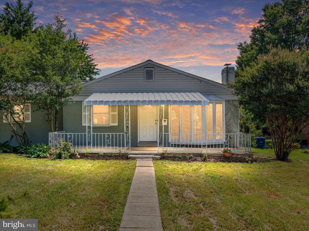 912 Grant Street - Photo 1