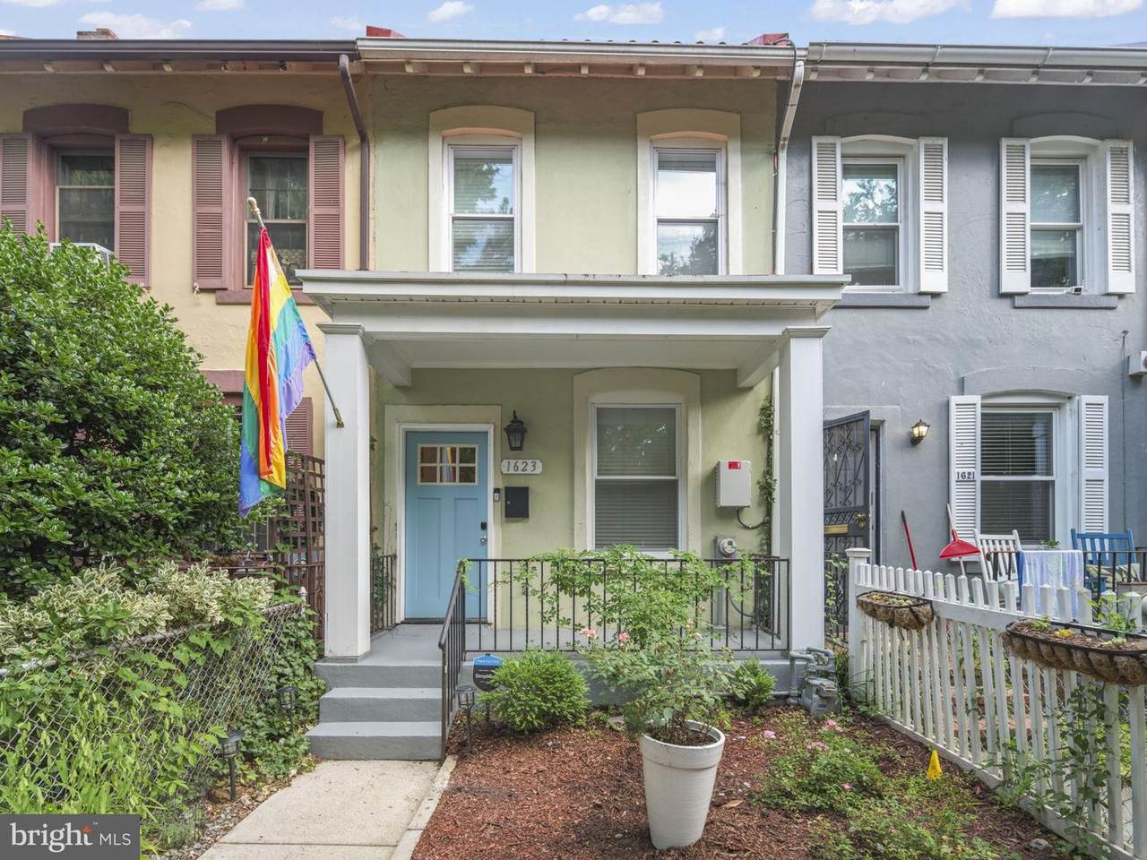 1623 Potomac Avenue - Photo 1