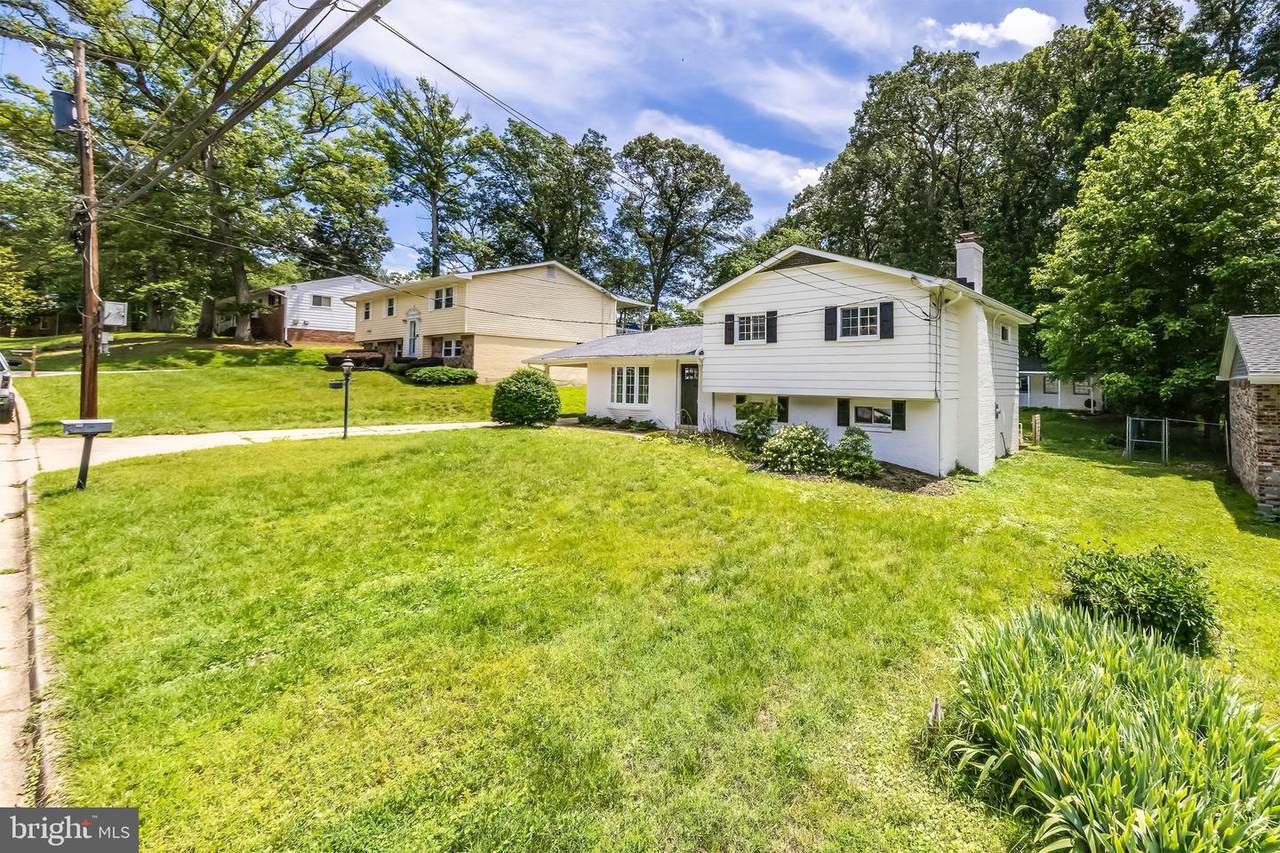 704 Kings Lane - Photo 1