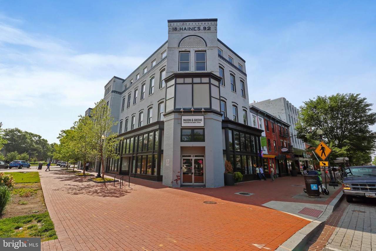 801 Pennsylvania Ave - Photo 1