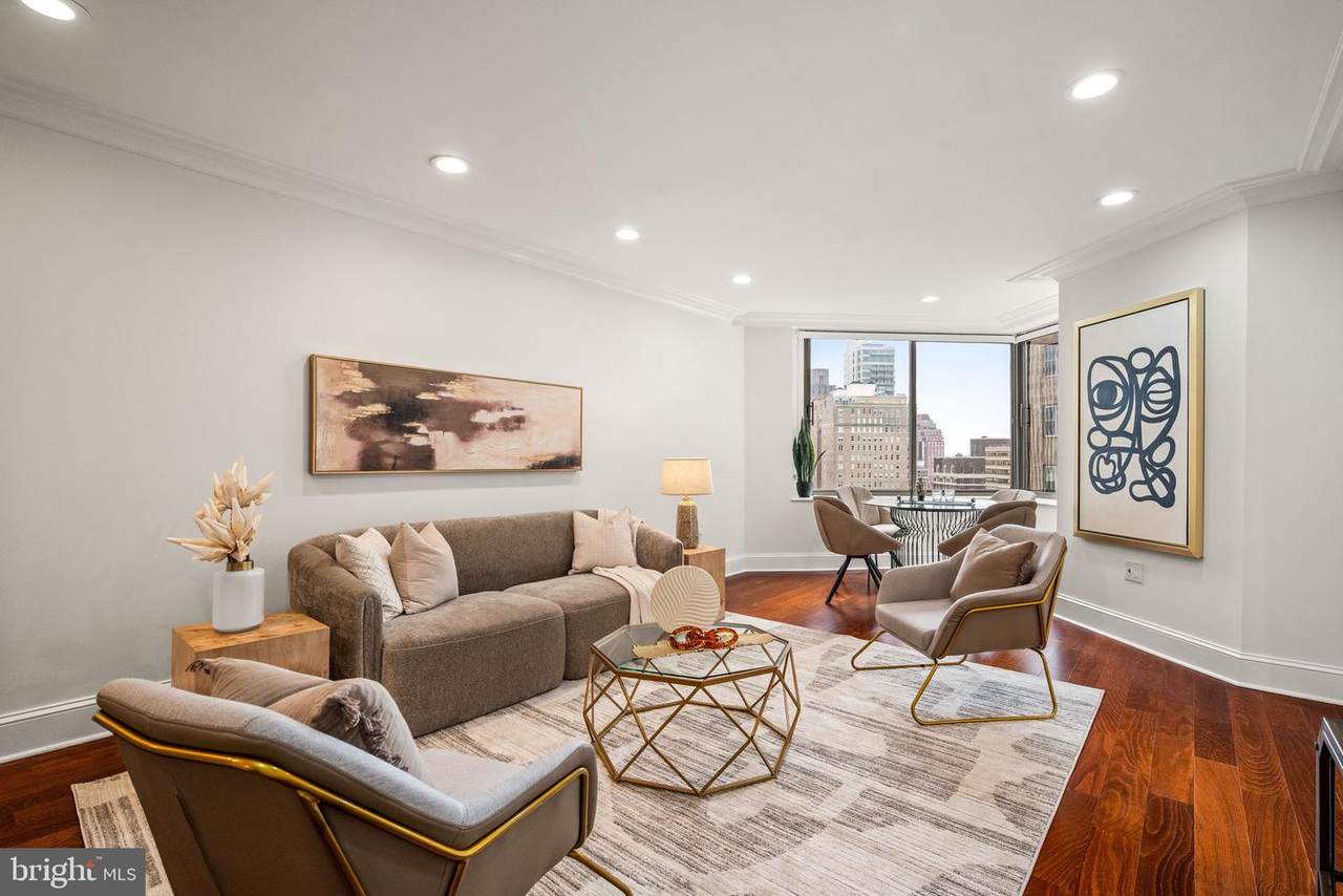 202-10 Rittenhouse Square - Photo 1