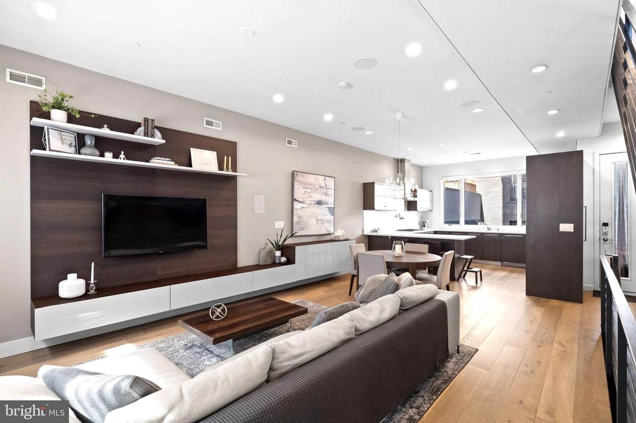 204 W Laurel St - Photo 1