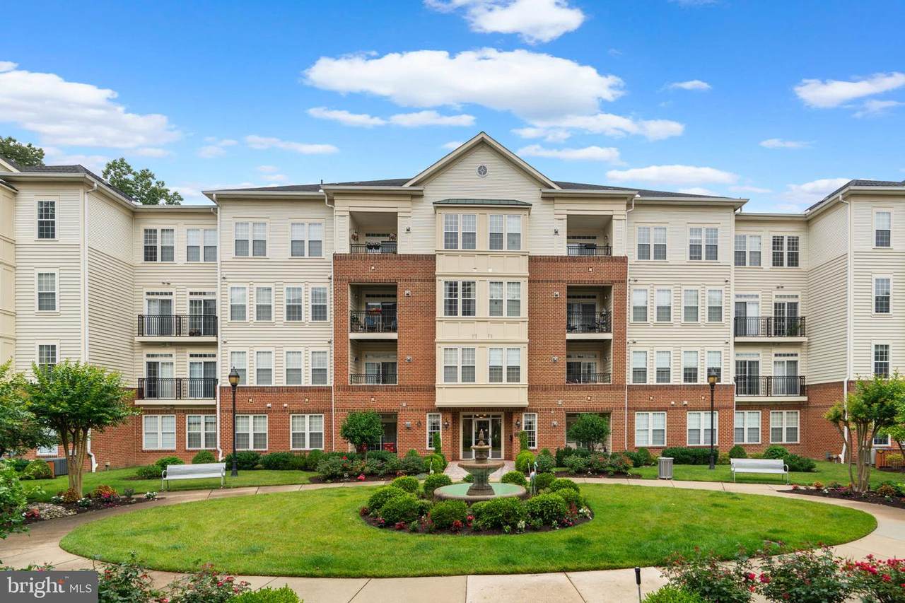 2520 Kensington Gardens - Photo 1