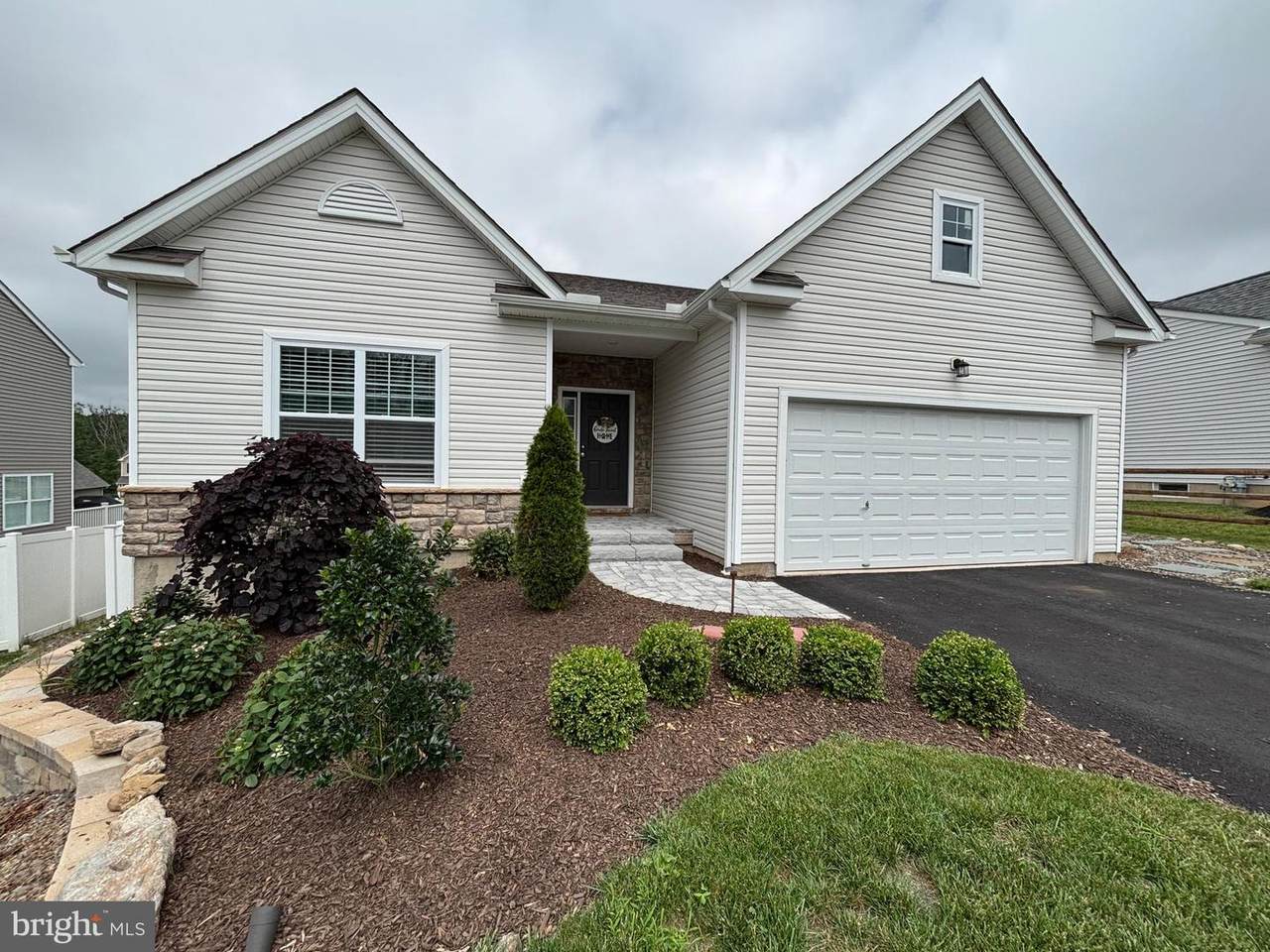 718 Quarry Rd - Photo 1