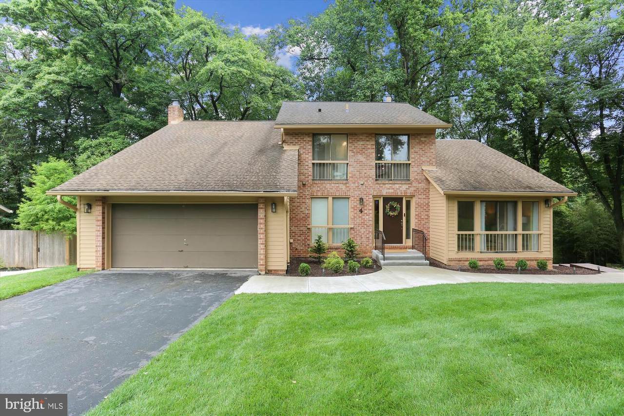 4 Eaglebrook Court - Photo 1