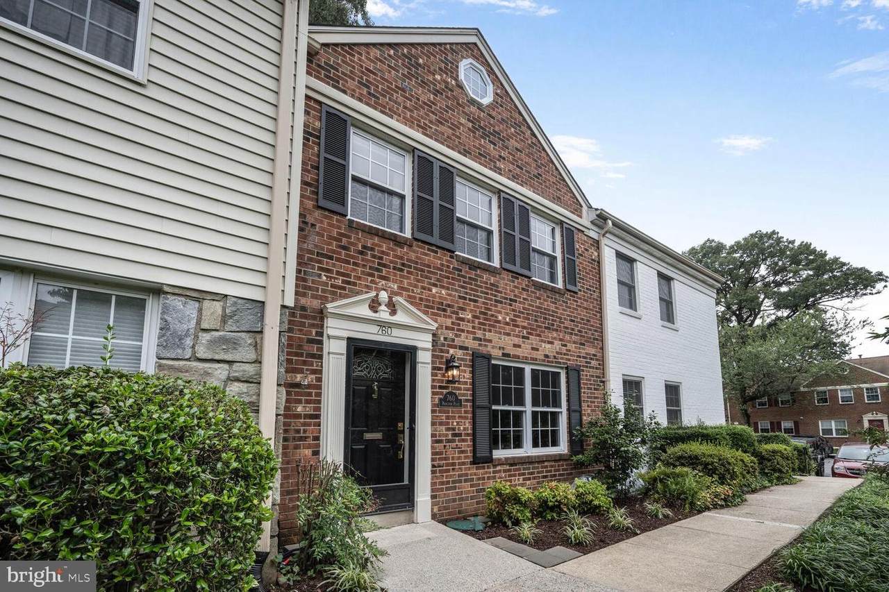 760 Princeton Place - Photo 1