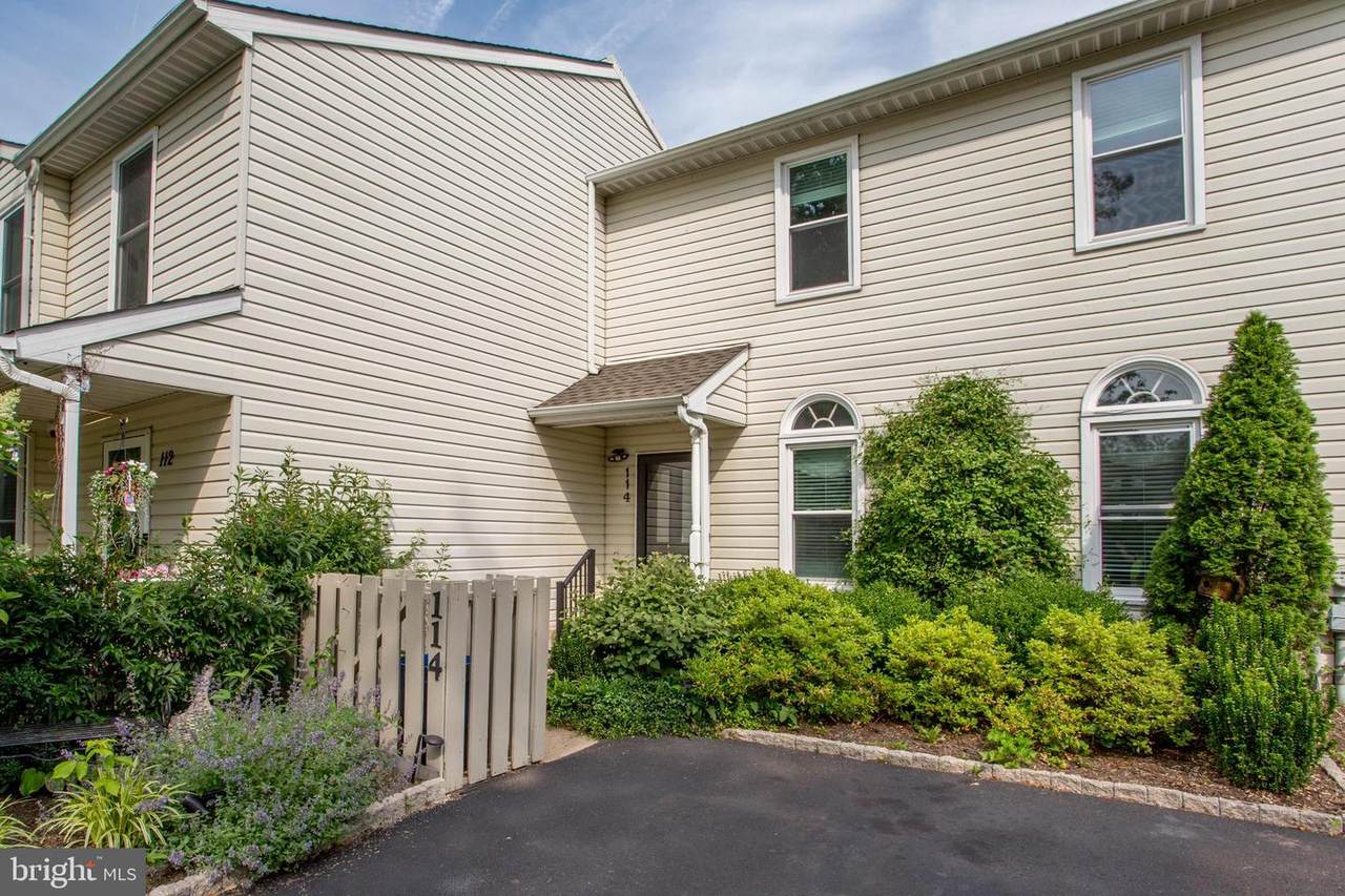 114 Pipers Place - Photo 1