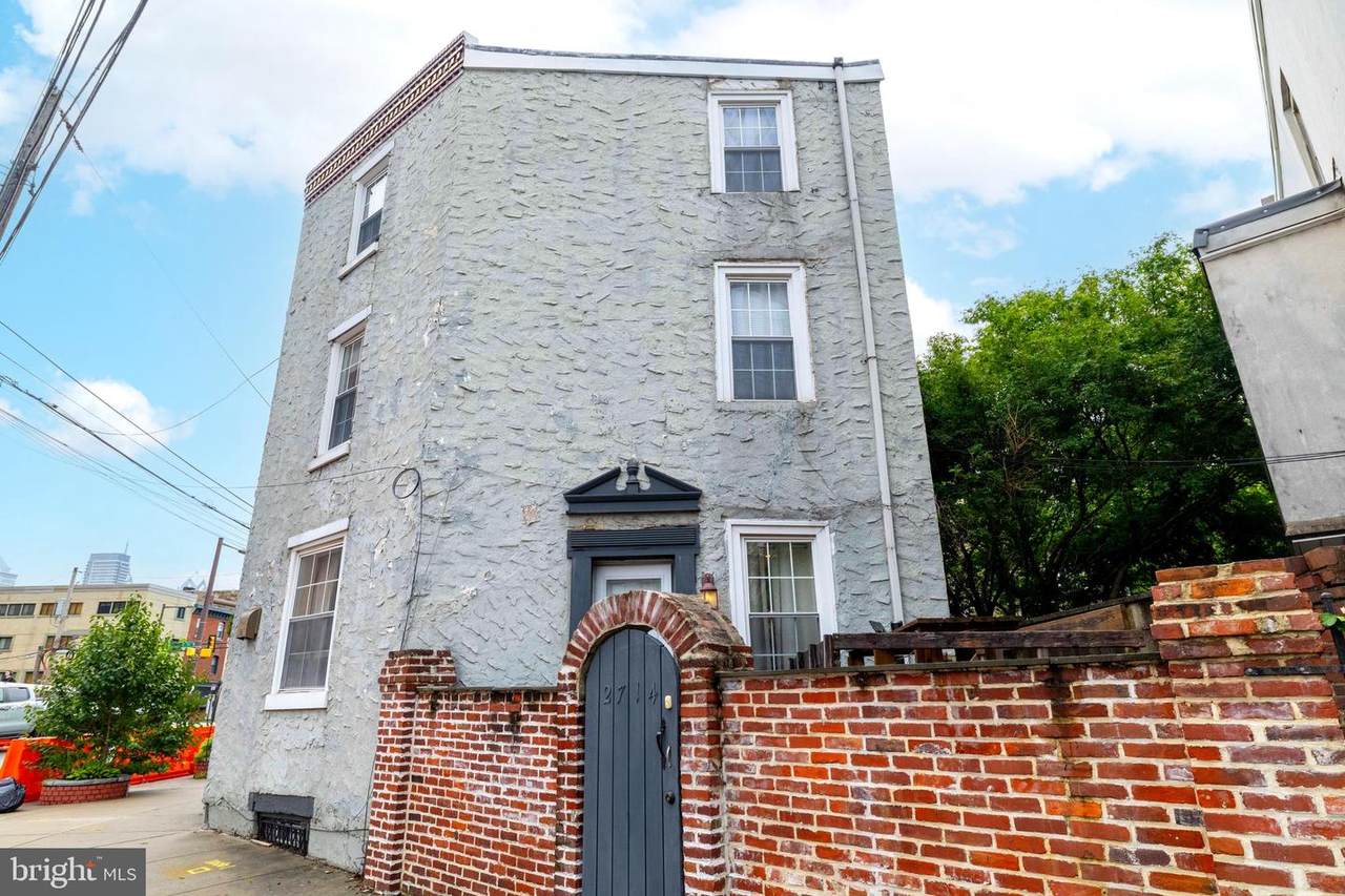 2714 South Street - Photo 1