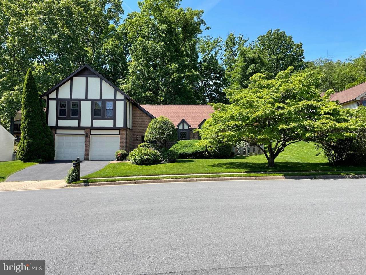 6012 Burnside Landing Drive - Photo 1