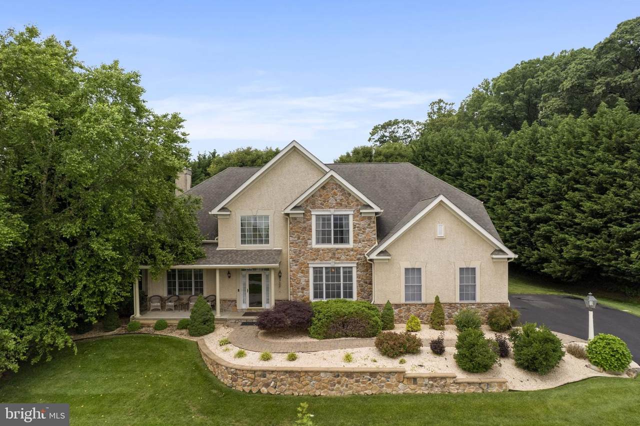 2 Windsor Court - Photo 1