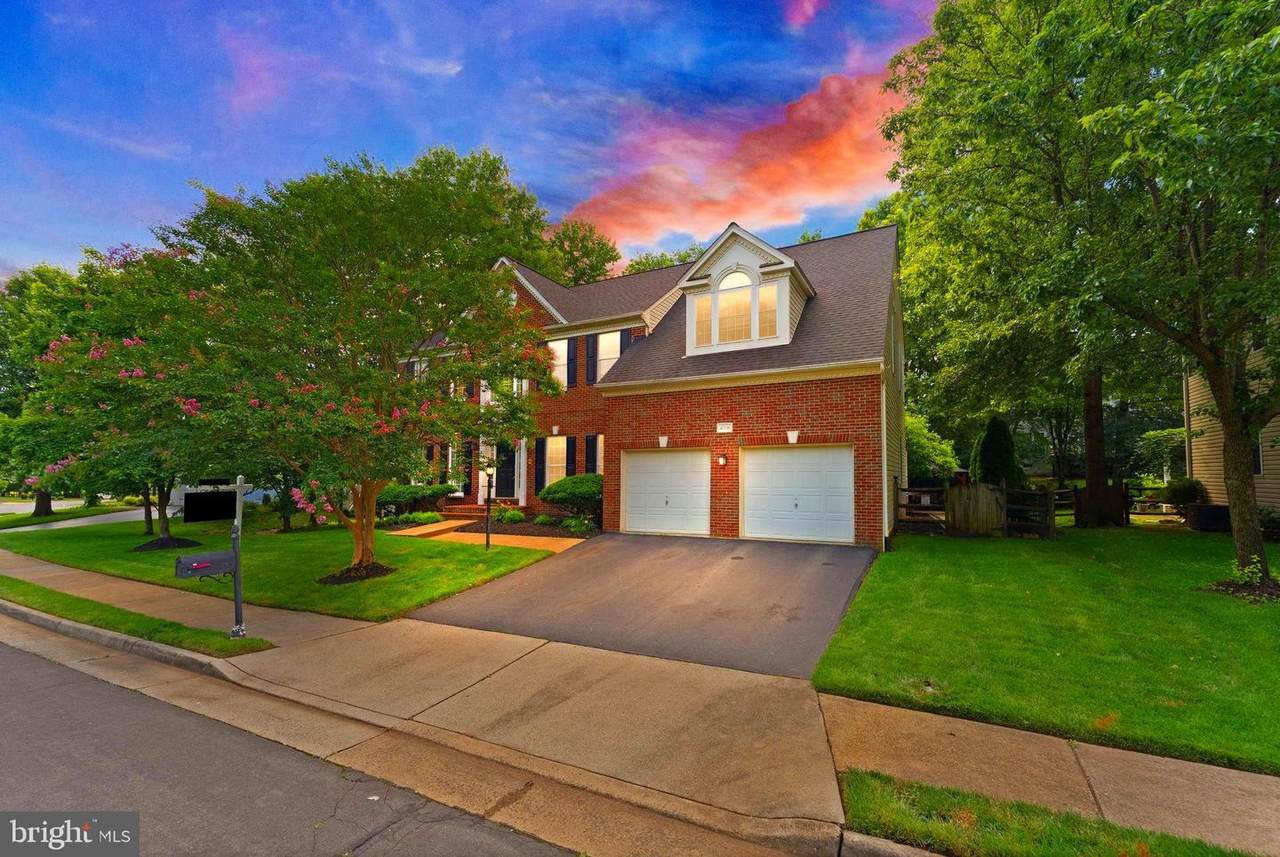 47236 Middle Bluff Place - Photo 1