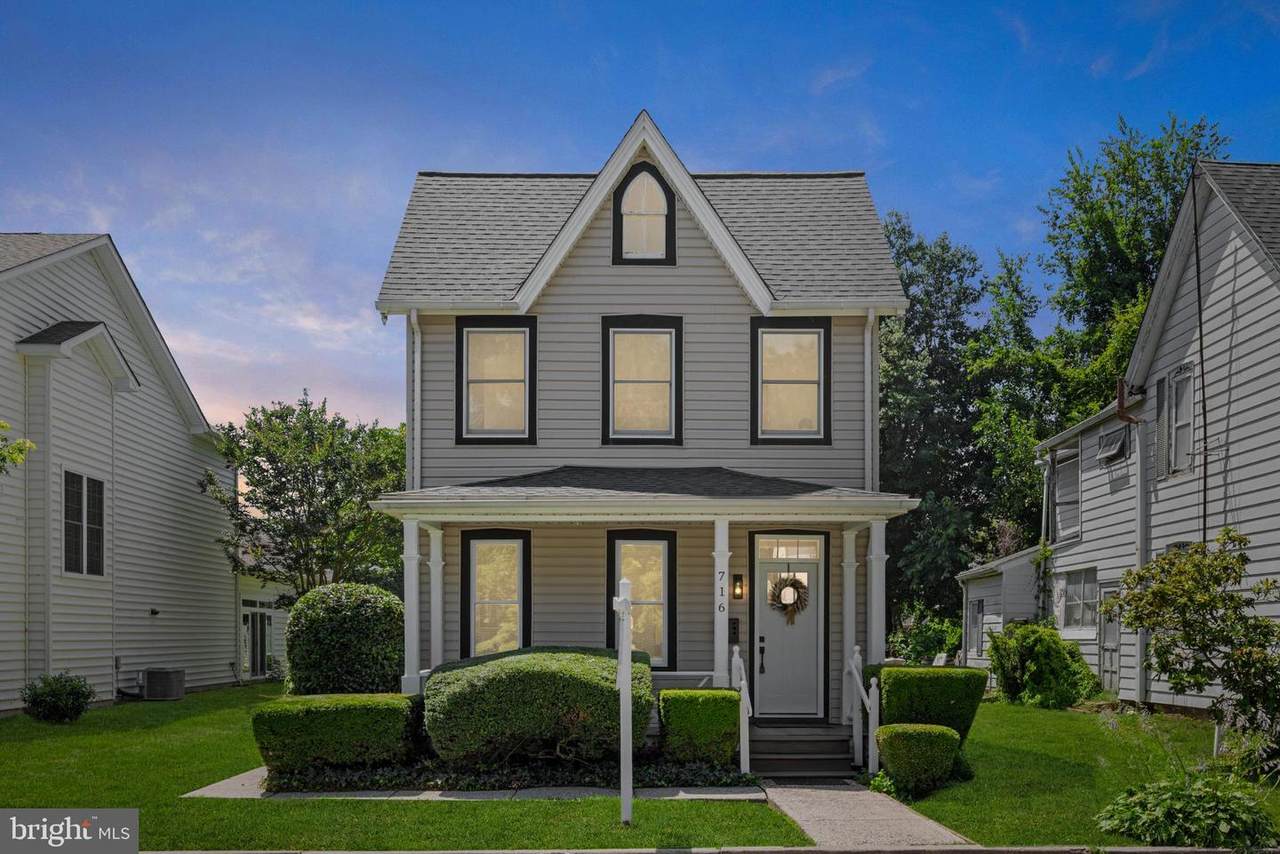 716 Washington Street - Photo 1