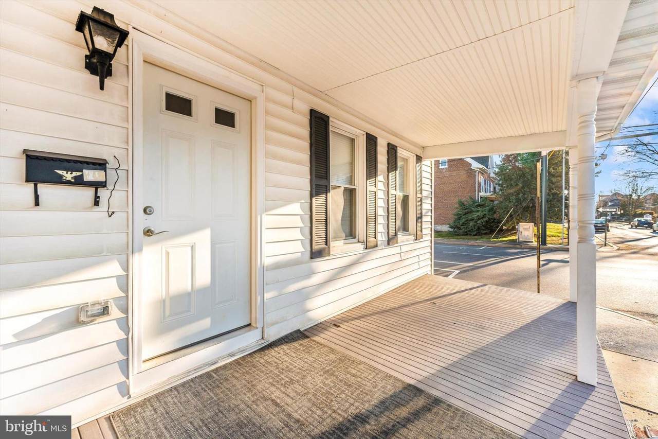 72 Wayside Avenue - Photo 1