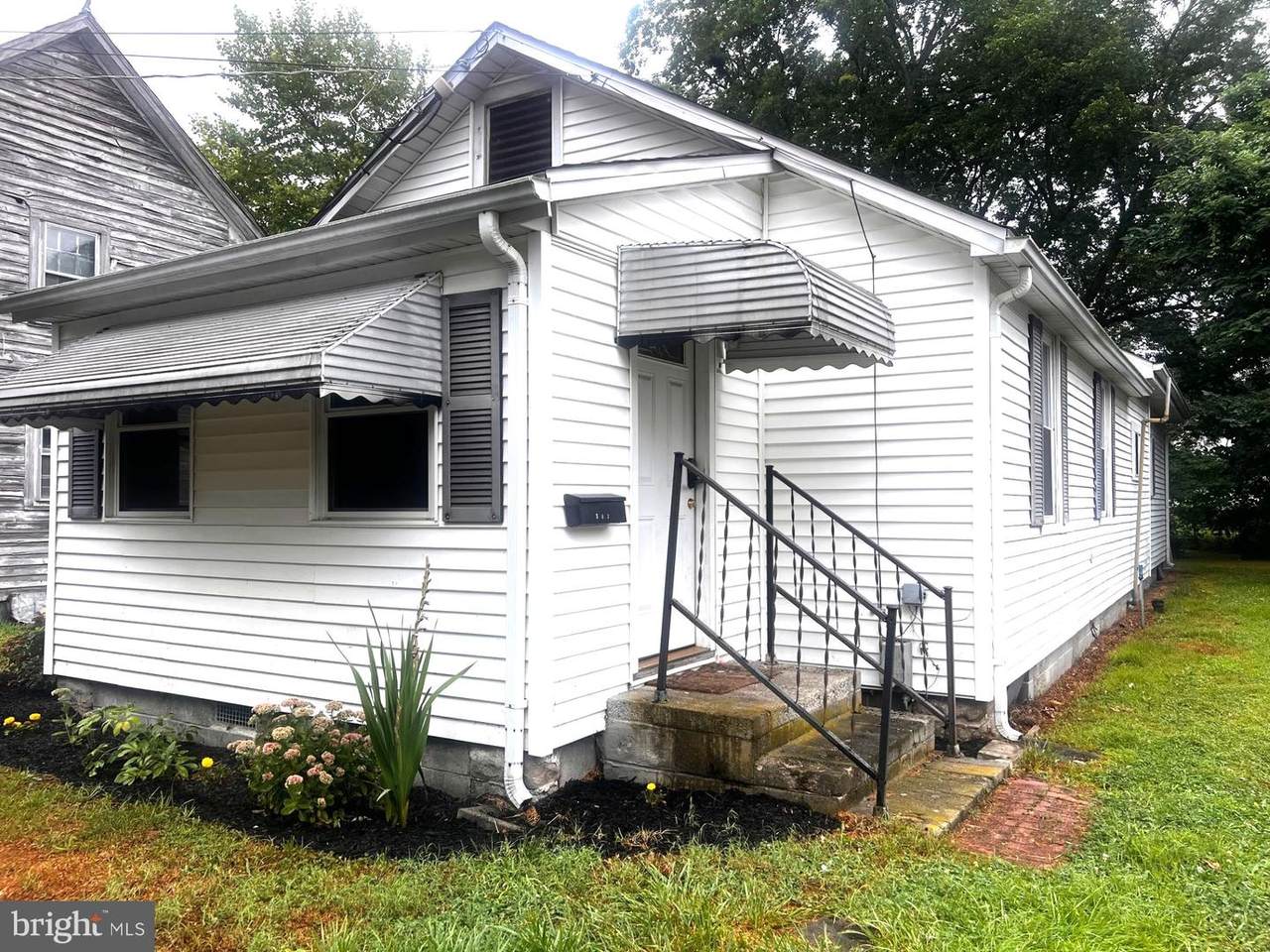 307 Willow Street - Photo 1