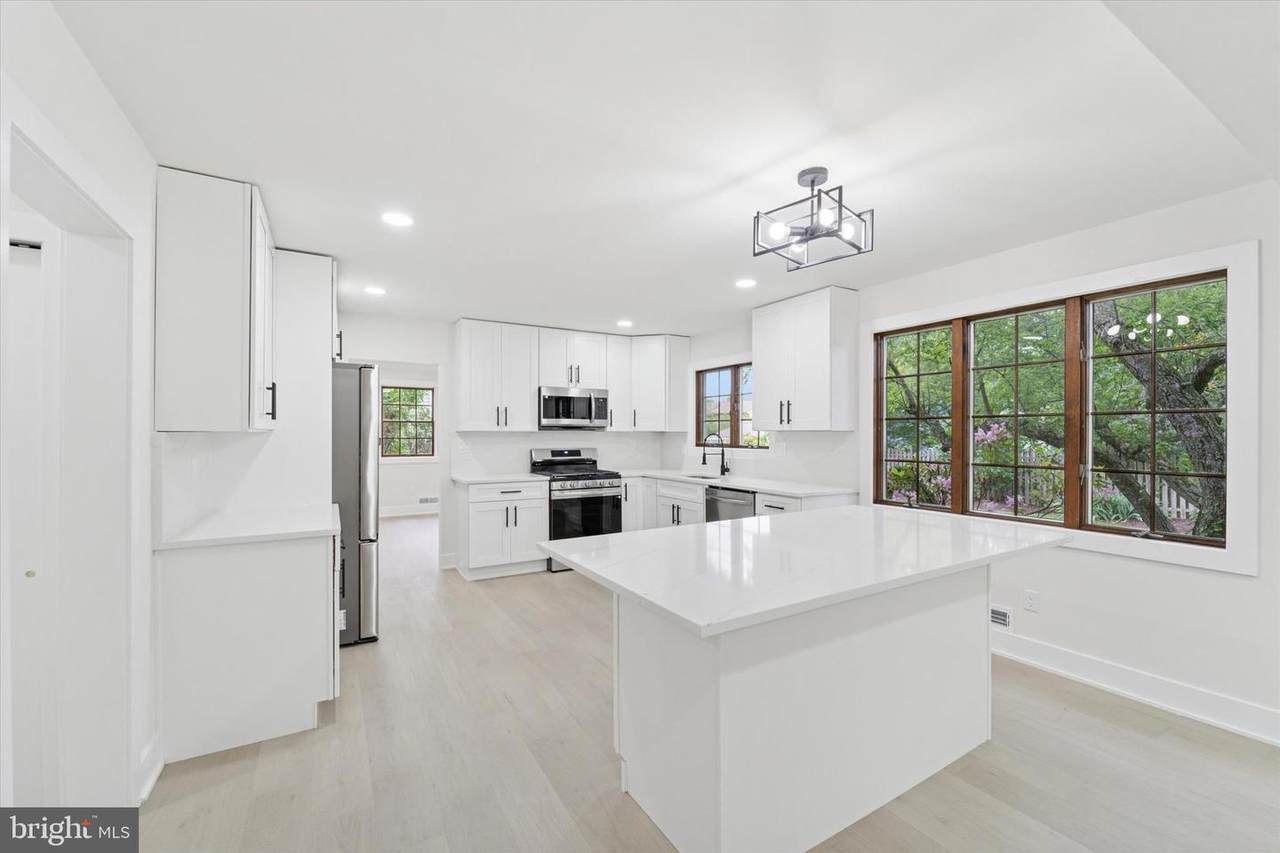 932 Cropwell Road - Photo 1