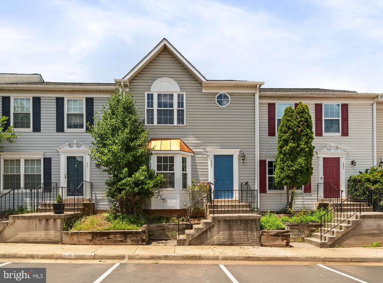 305 Moseby Court - Photo 1