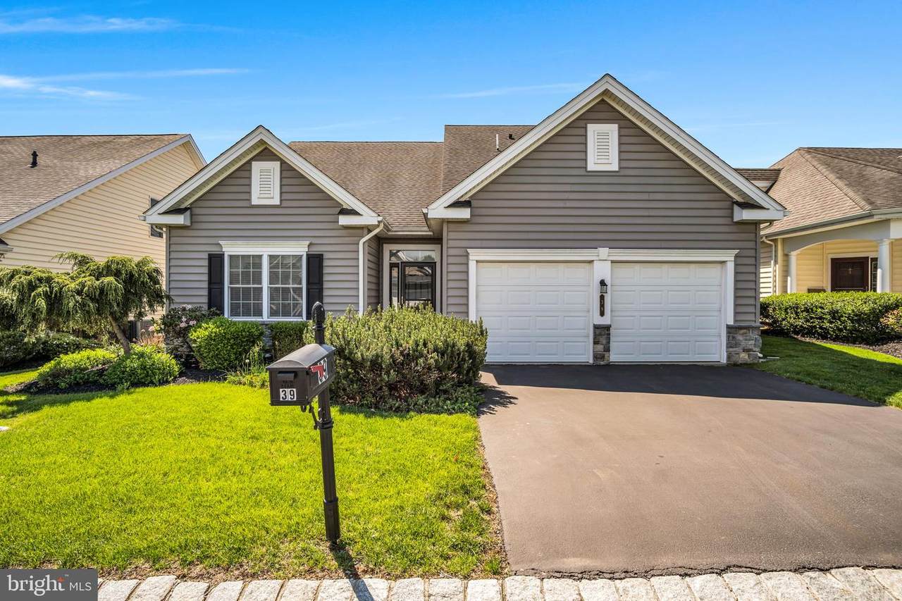 39 Presidents Drive - Photo 1