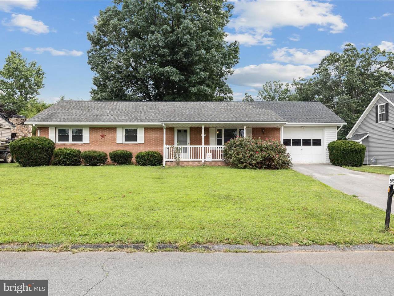 303 Beechcroft Road - Photo 1