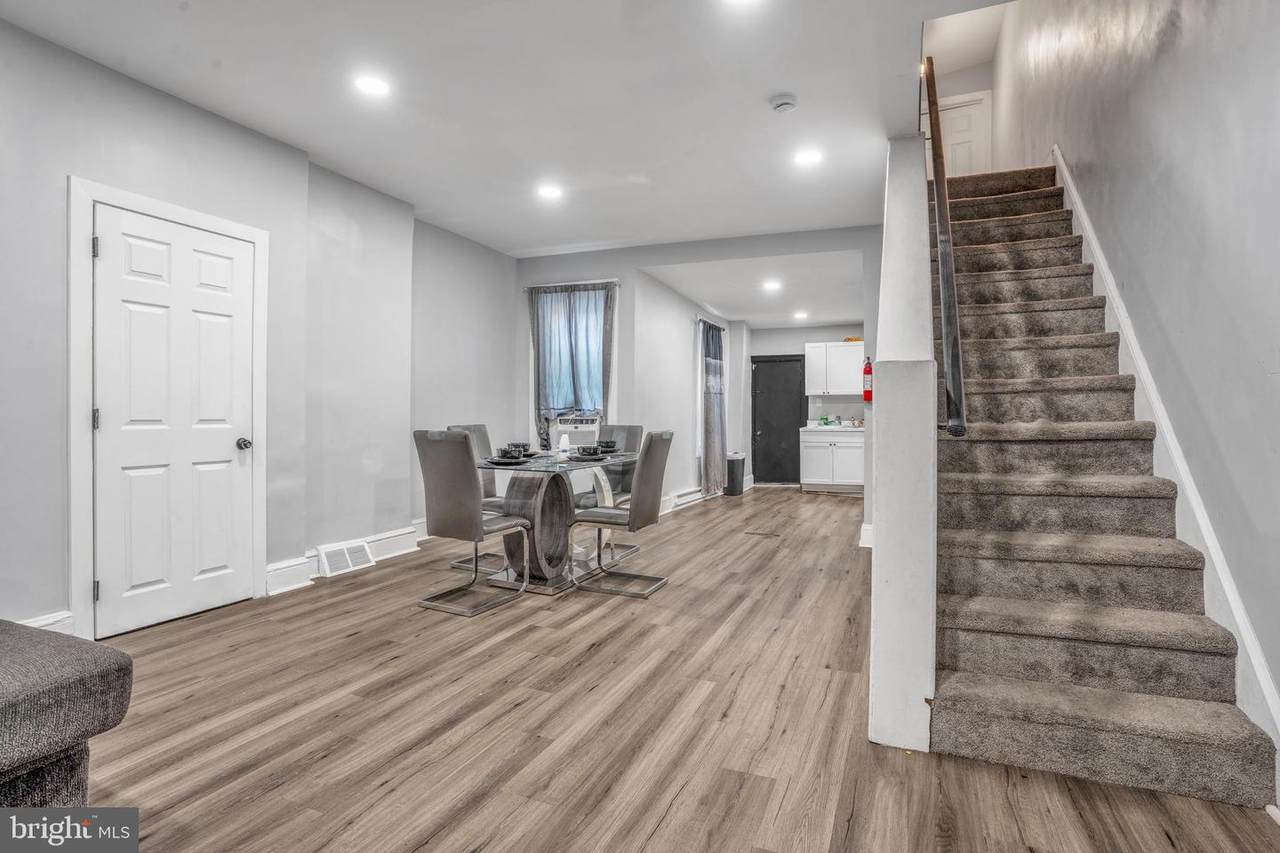 820 W 7Th St - Photo 1