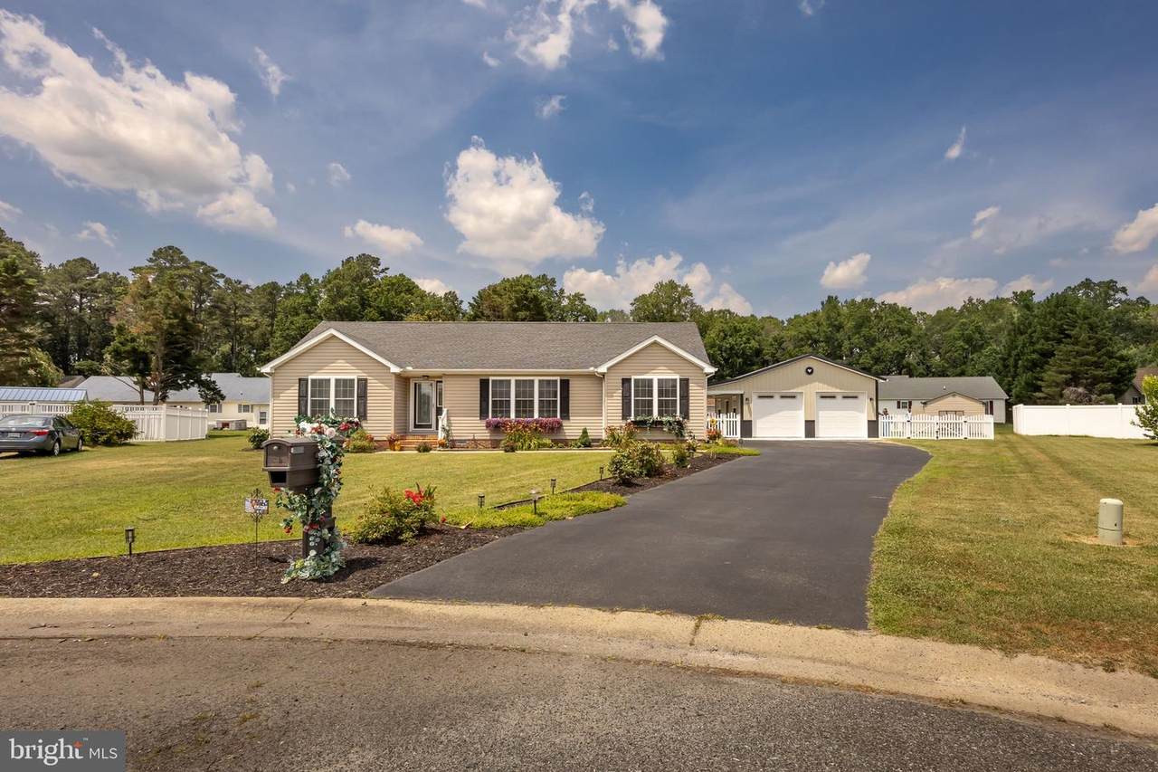 404 Peachtree Court - Photo 1